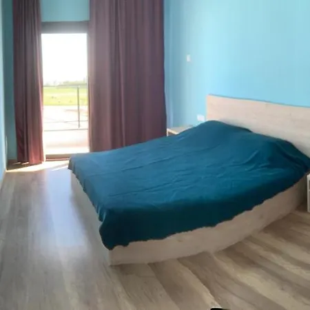Apartment And New Flat In Caesar