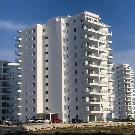 Apartment And New Flat In Caesar